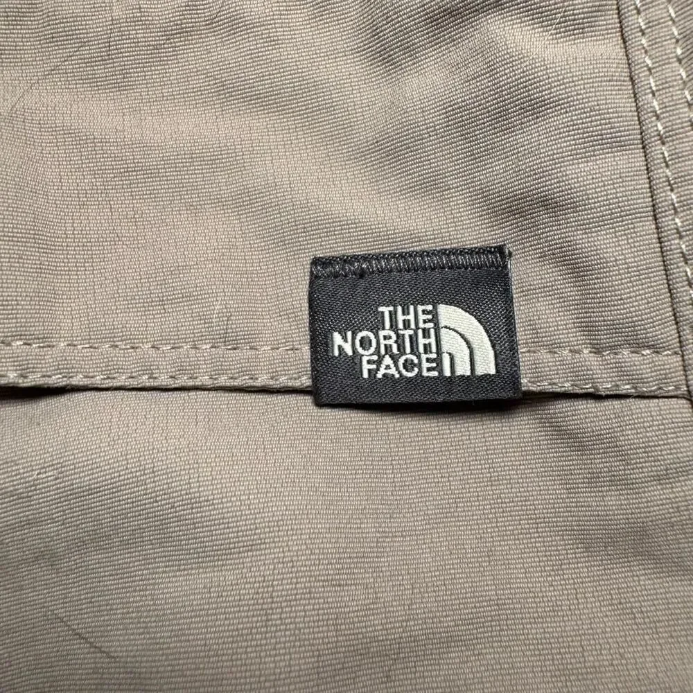 The North Face Men's Tan Nylon Cargo Hiking Shorts built-in adjustable belt Sz L